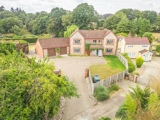 5 bedroom detached house for sale