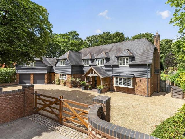 5 bedroom detached house for sale