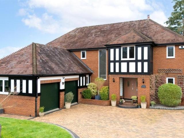 5 bedroom detached house for sale