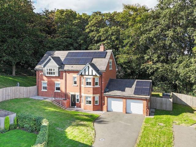 5 bedroom detached house for sale