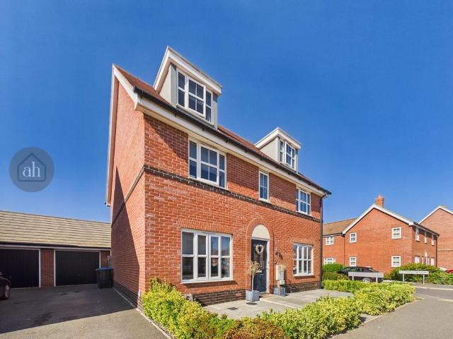 5 bedroom detached house for sale
