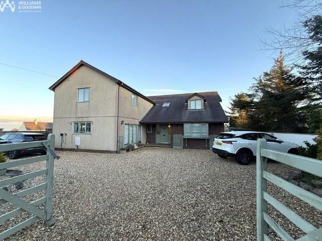 5 bedroom detached house for sale