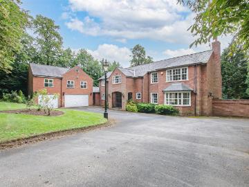 5 bedroom detached house for sale