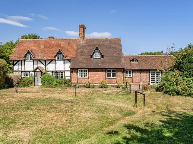 5 bedroom cottage for sale