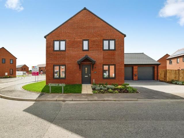 5 bedroom detached house for sale