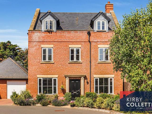 5 bedroom detached house for sale