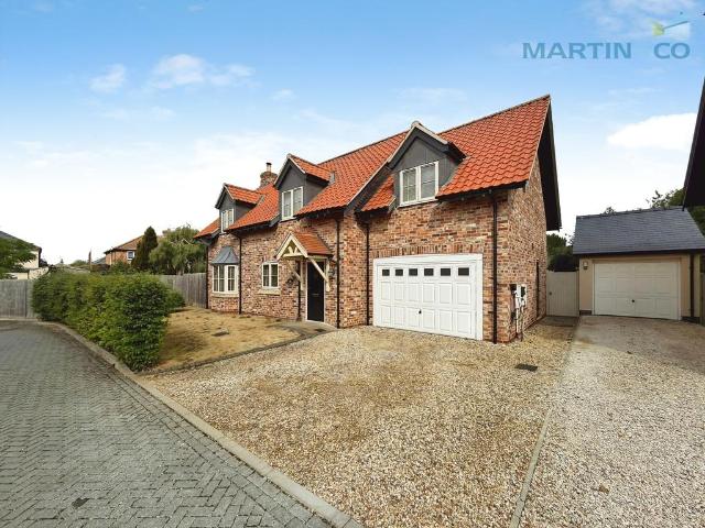 5 bedroom detached house for sale