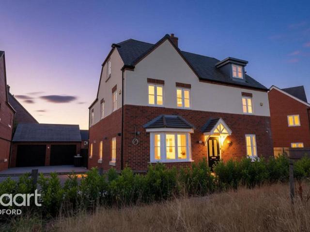 5 bedroom detached house for sale