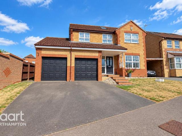 5 bedroom detached house for sale