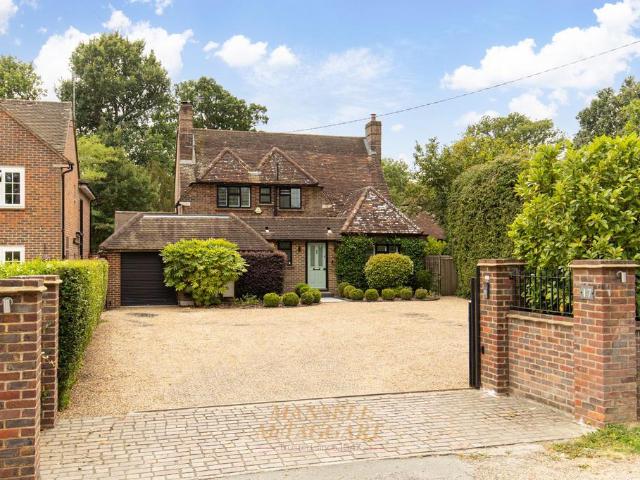 5 bedroom detached house for sale