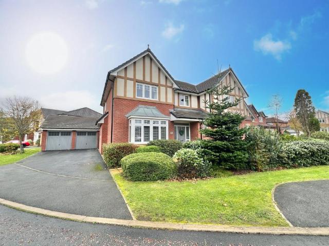 5 bedroom detached house for sale