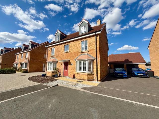 5 bedroom detached house for sale