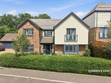 5 bedroom detached house for sale