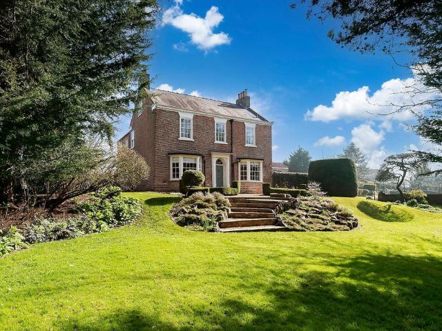 5 bedroom detached house for sale