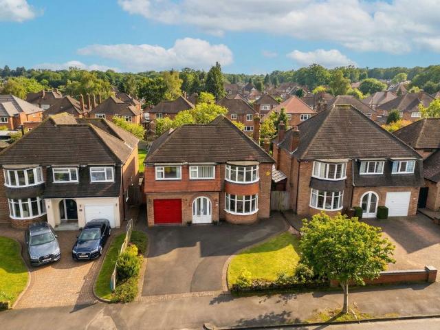 5 bedroom detached house for sale