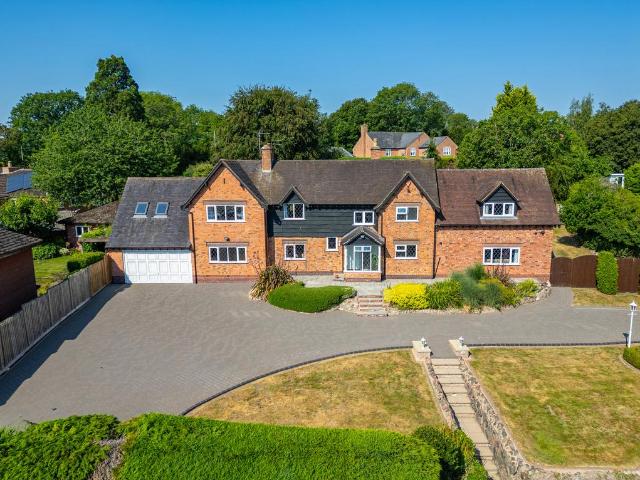 5 bedroom detached house for sale