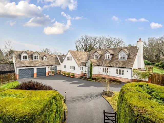 5 bedroom detached house for sale