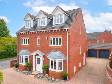 5 bedroom detached house for sale