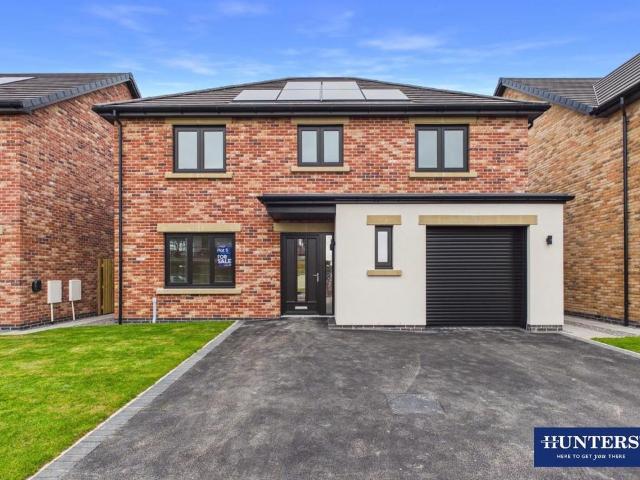 4 bedroom detached house for sale