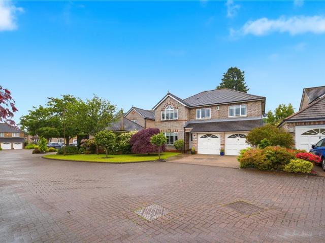 5 bedroom detached house for sale