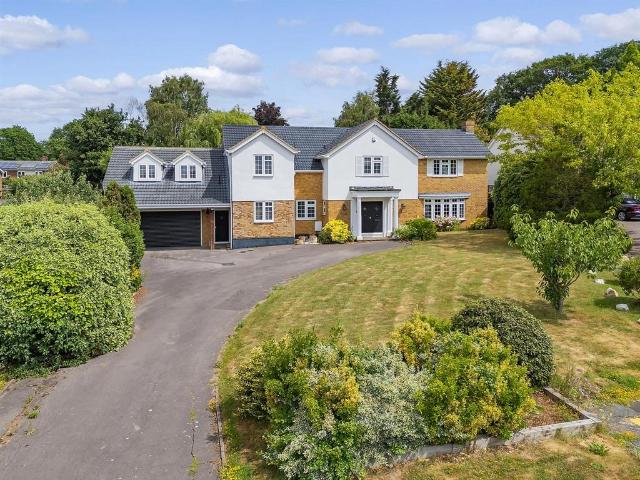 5 bedroom detached house for sale