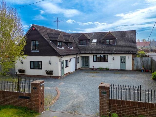 5 bedroom detached house for sale