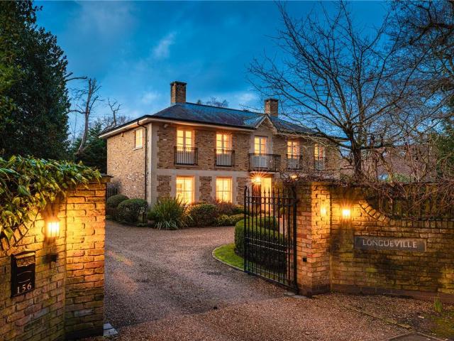 5 bedroom detached house for sale