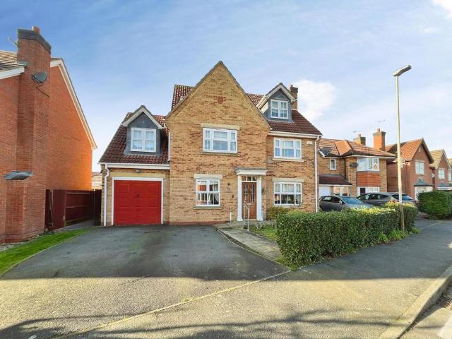 5 bedroom detached house for sale