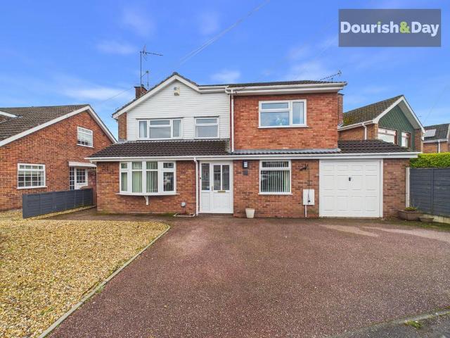5 bedroom detached house for sale