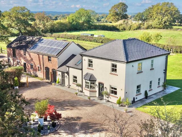 5 bedroom detached house for sale