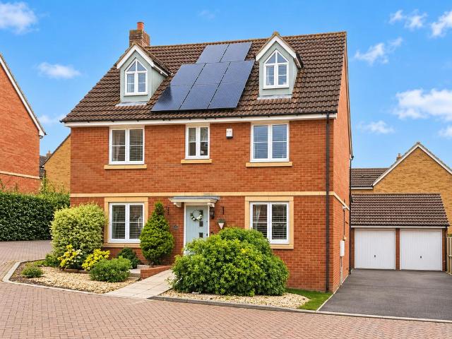 5 bedroom detached house for sale