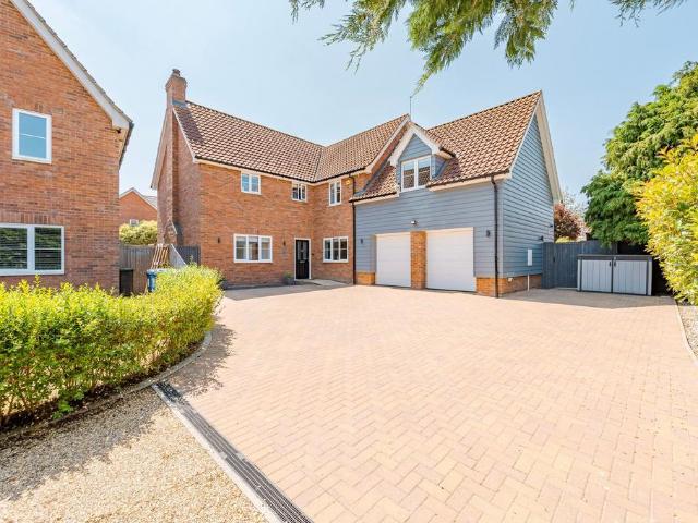 5 bedroom detached house for sale