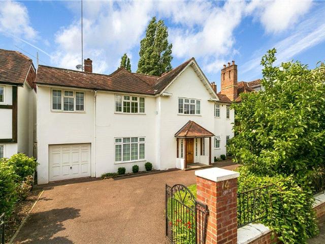 5 bedroom detached house for sale