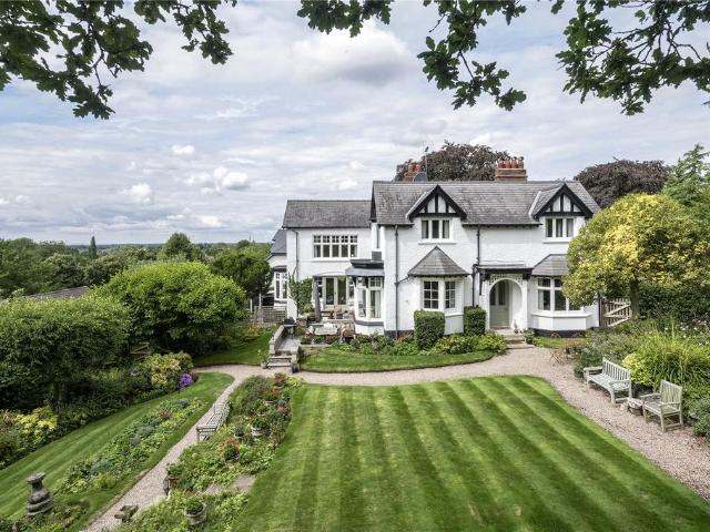 5 bedroom detached house for sale