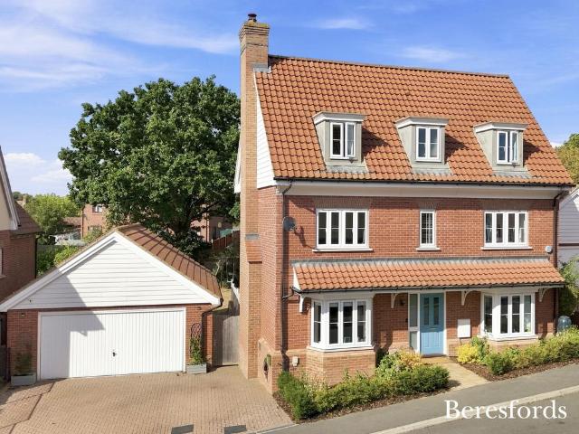 5 bedroom detached house for sale