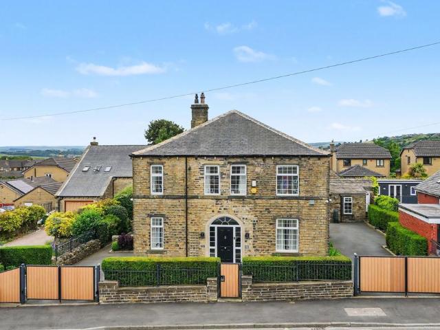 5 bedroom detached house for sale