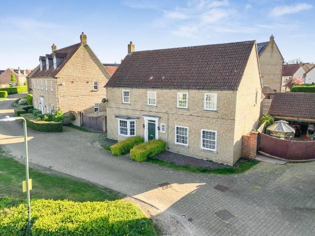 5 bedroom detached house for sale
