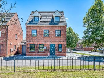 5 bedroom detached house for sale