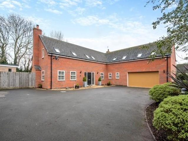 5 bedroom detached house for sale