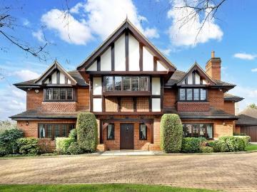 5 bedroom detached house for sale