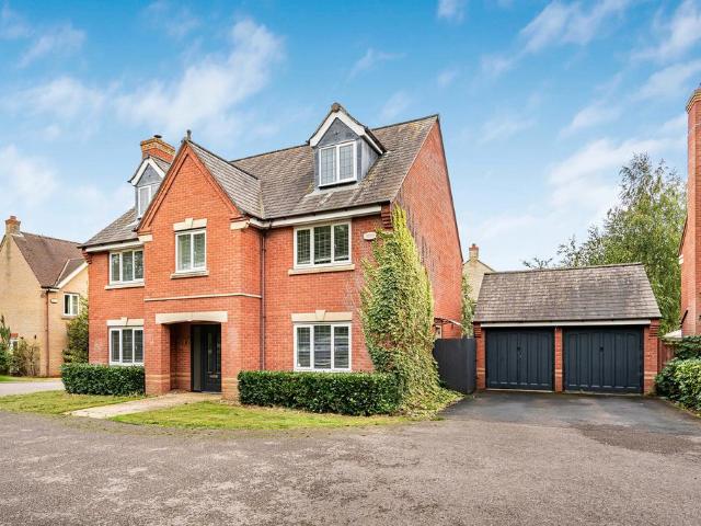 5 bedroom detached house for sale