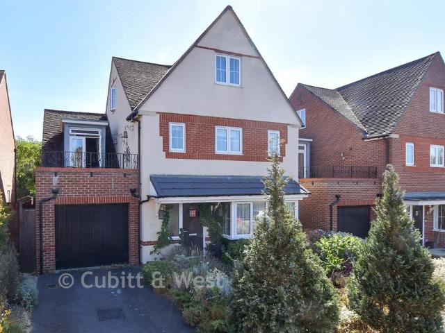 5 bedroom detached house for sale