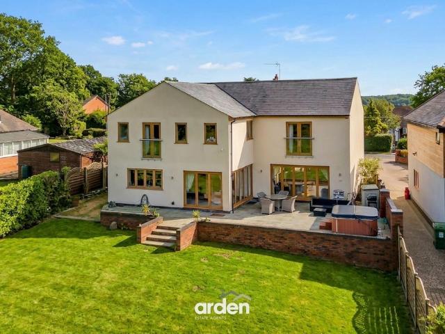5 bedroom detached house for sale