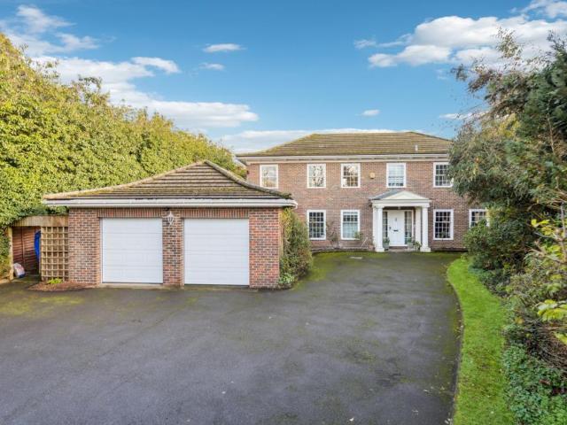 5 bedroom detached house for sale