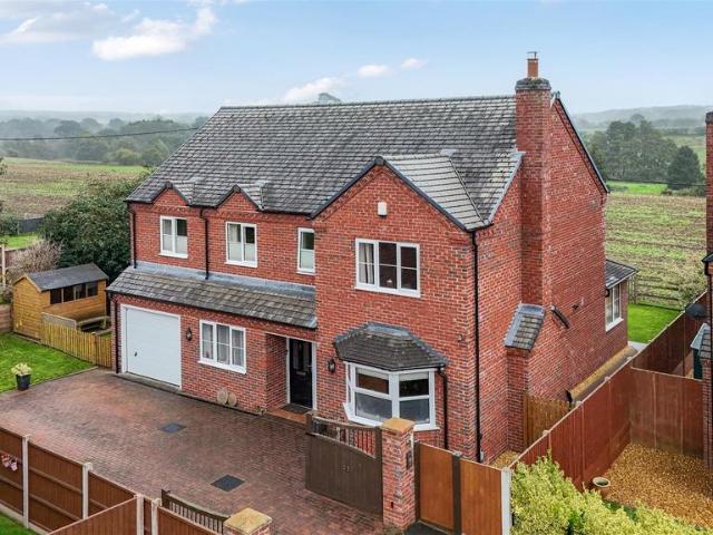5 bedroom detached house for sale