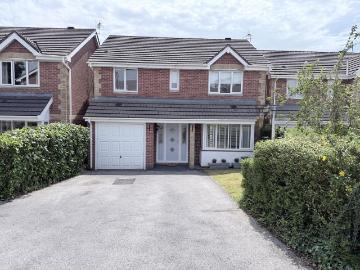 5 bedroom detached house for sale