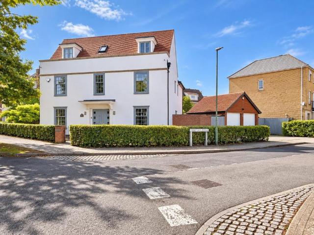 5 bedroom detached house for sale