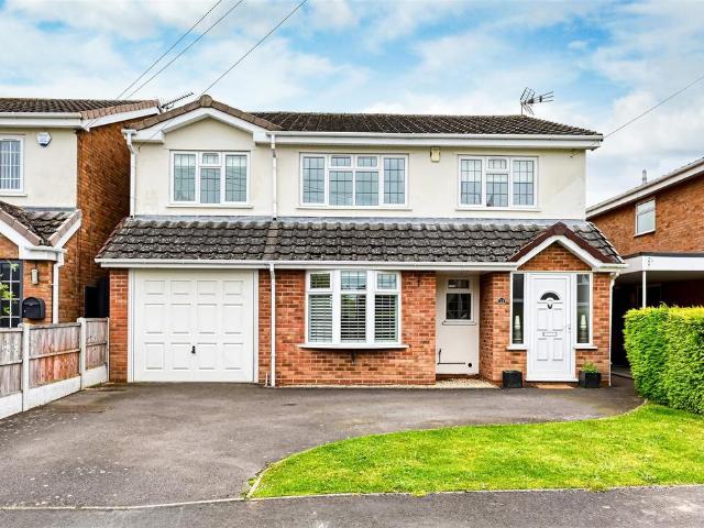 5 bedroom detached house for sale