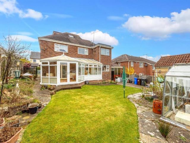 5 bedroom detached house for sale