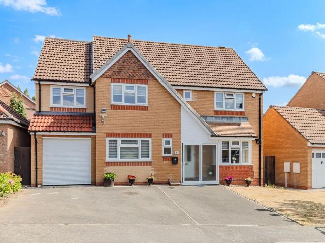 5 bedroom detached house for sale